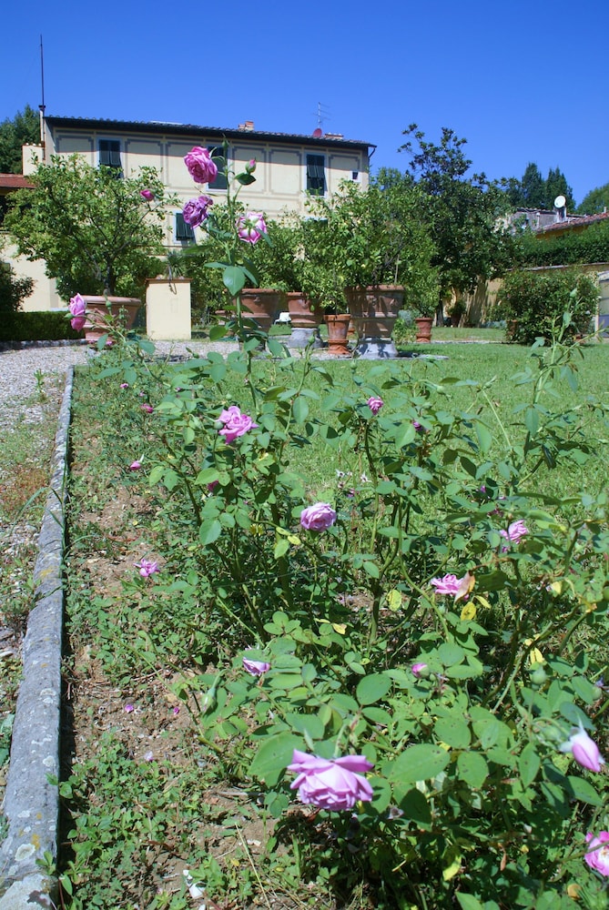 Ape Rosa Relais