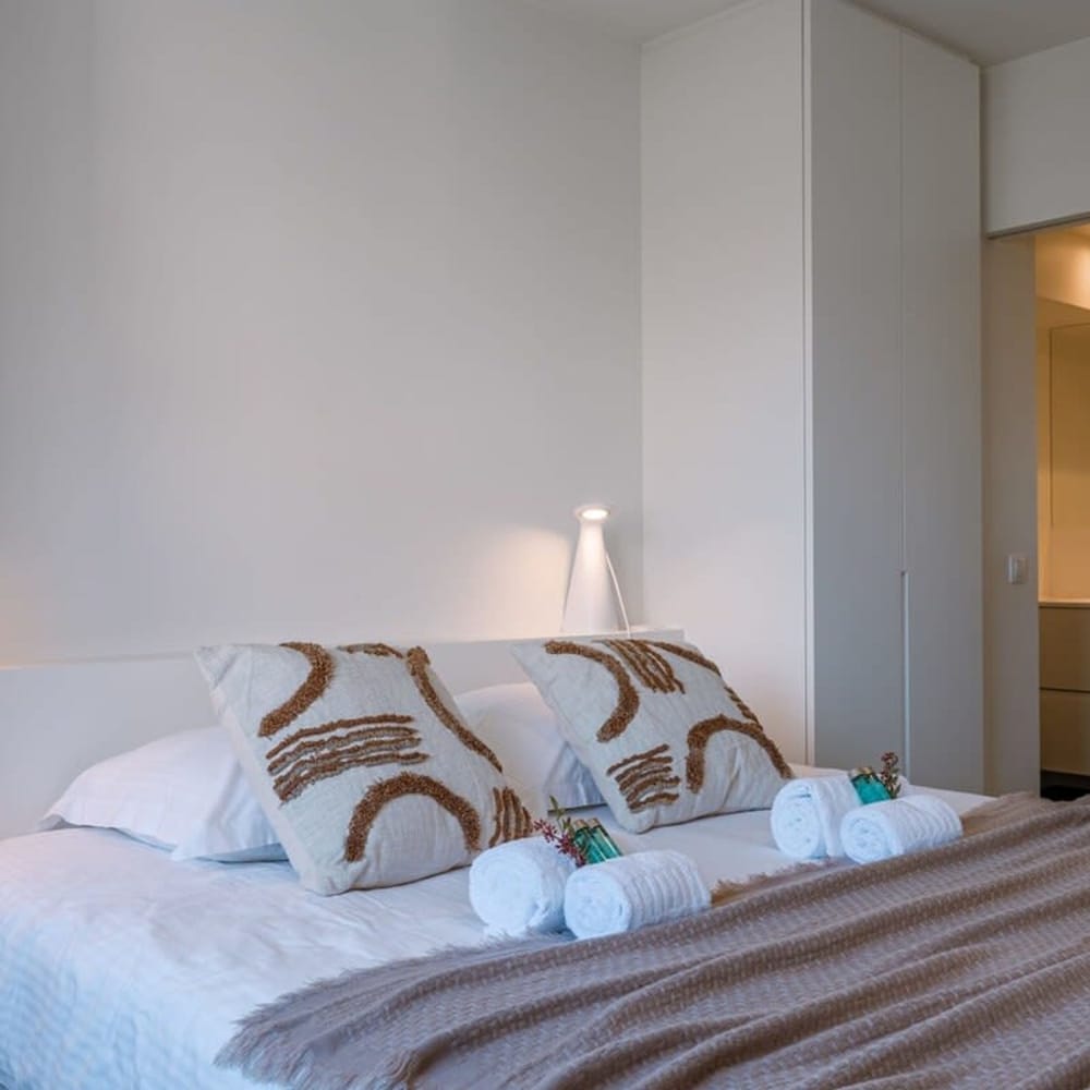 Bright and Spacious Apartment With Stunning Views