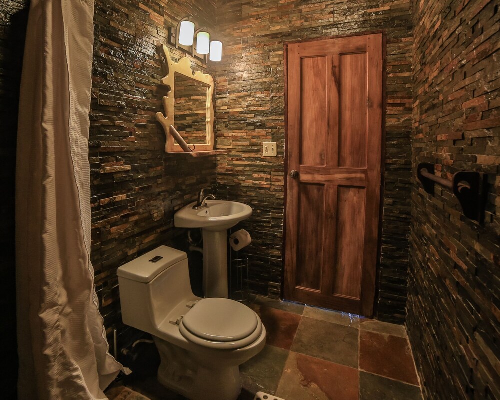 Bambuda Lodge - Hostel