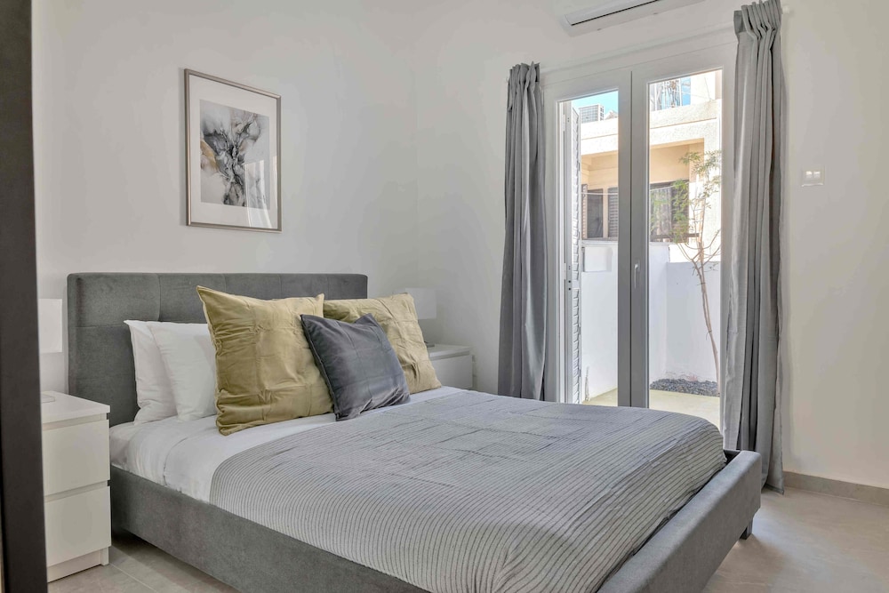 Phaedrus Living: Luxury Residence Faneromeni