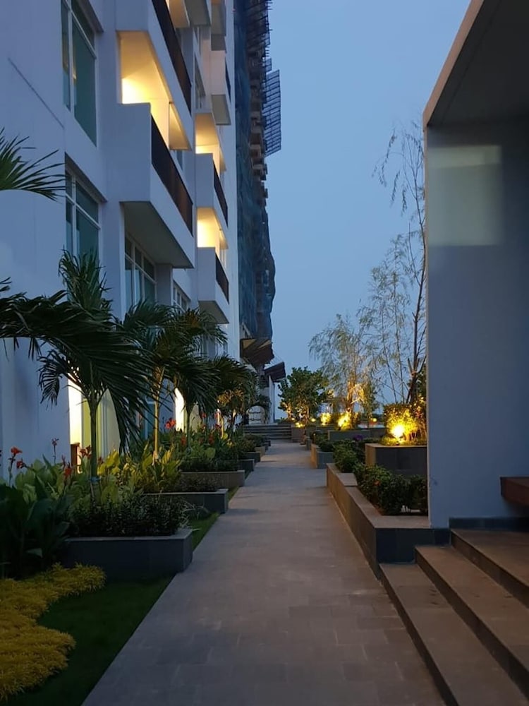 Alpine Room at TreePark City Apartement