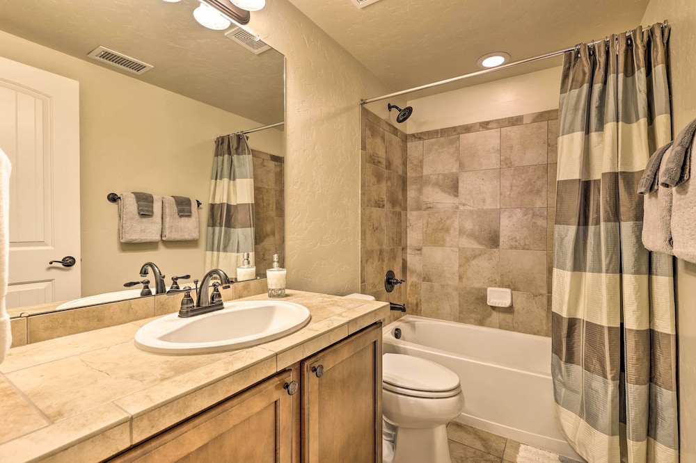 Deluxe Granby Ranch Hillside Home: Private Hot Tub