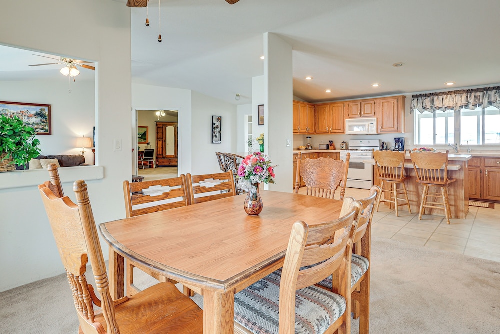 1 Mi to Lake: Home w/ Deck in Elephant Butte