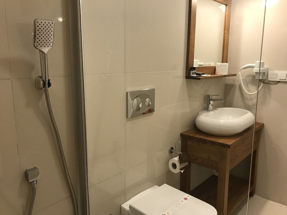 Infinity Ruby Hotel - Image 5