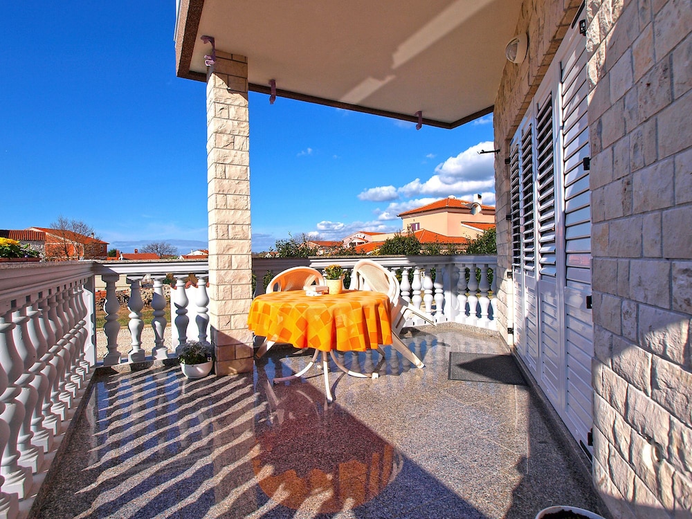 Apartment Mila 395
