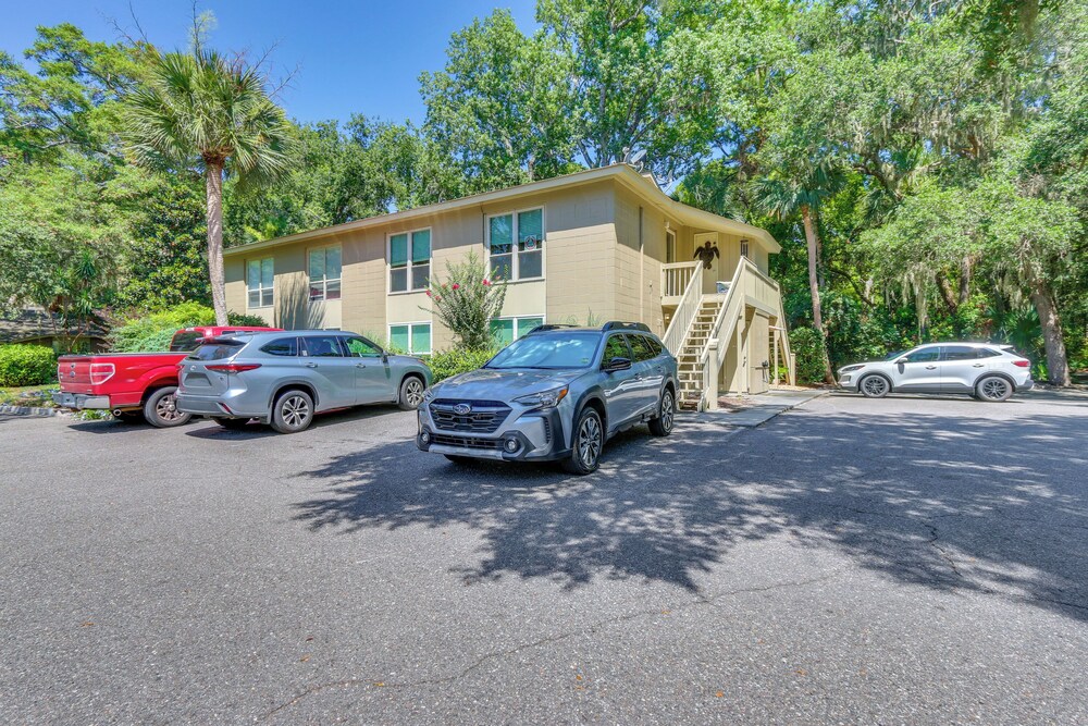Pool Access, Walk to Beach: Hilton Head Haven!