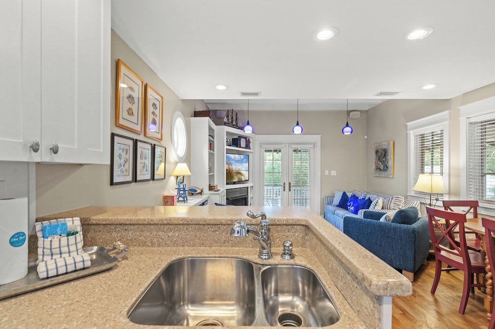 Seabatical! 3BR 2BA Coastal Retreat for 8 Relax, Unwind, and Recharge