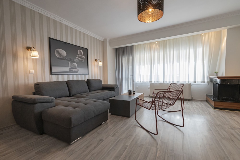 Theano Apartment by Rentalspro