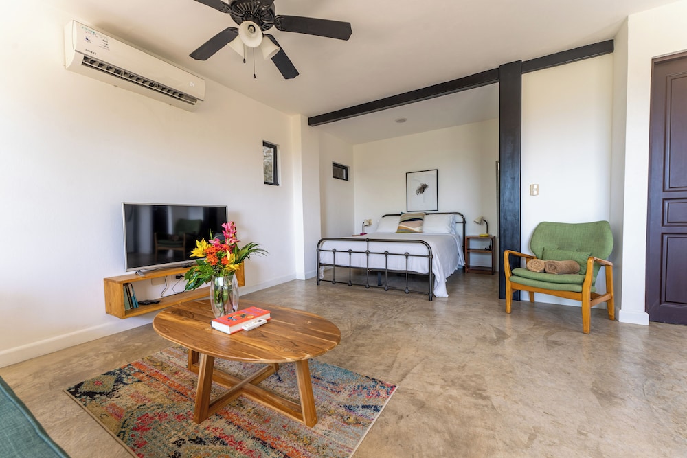 Sea View Paradise Retreat by Sea N' Rent