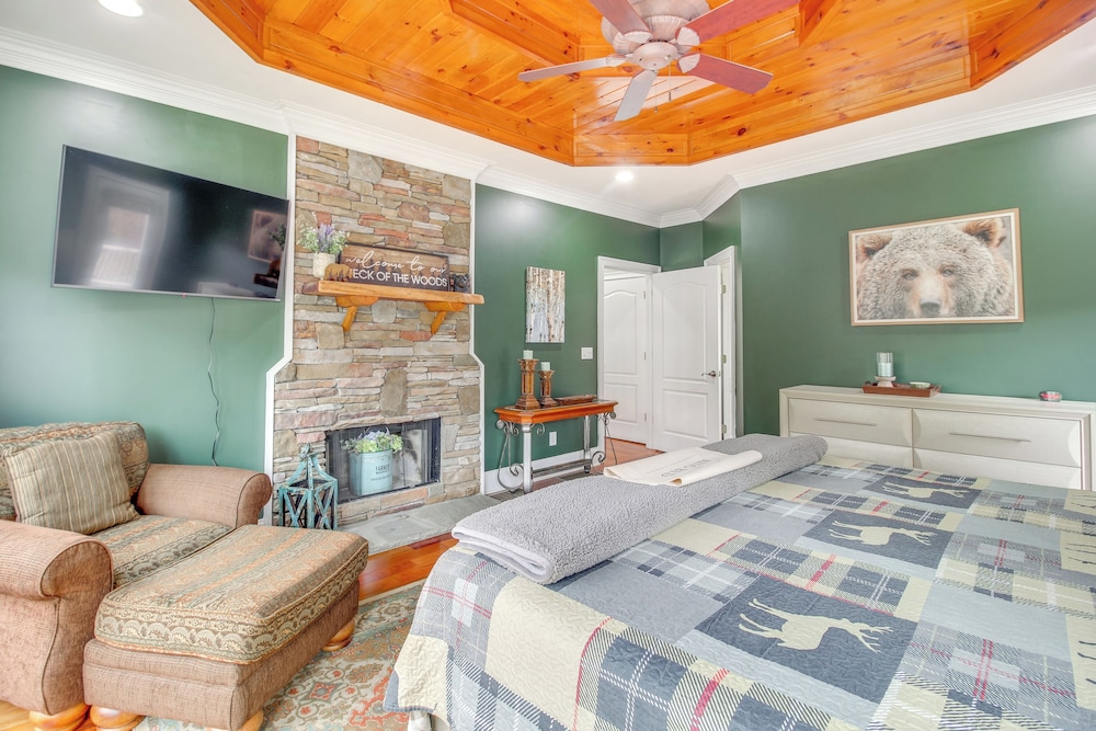 Game Room & Fire Pit: Riverfront Home in Ellijay!