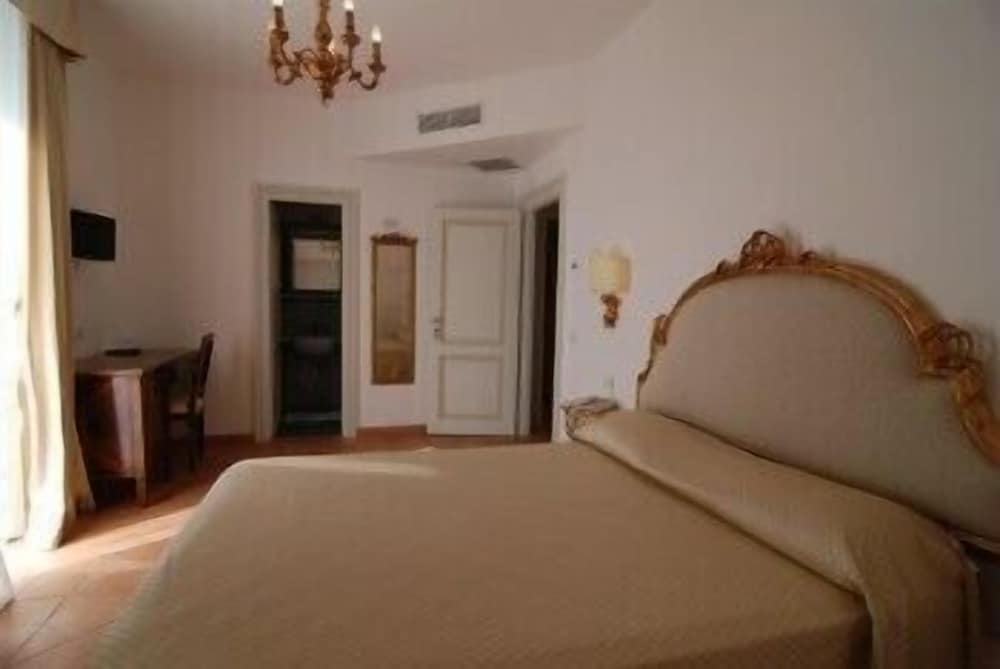 Photo 24