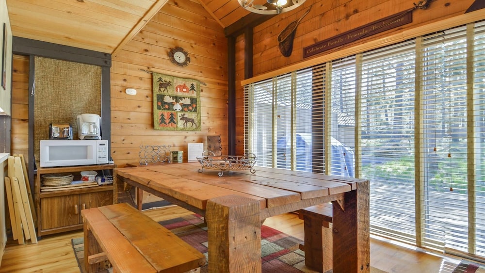 Cluster Cabin 26 view 3