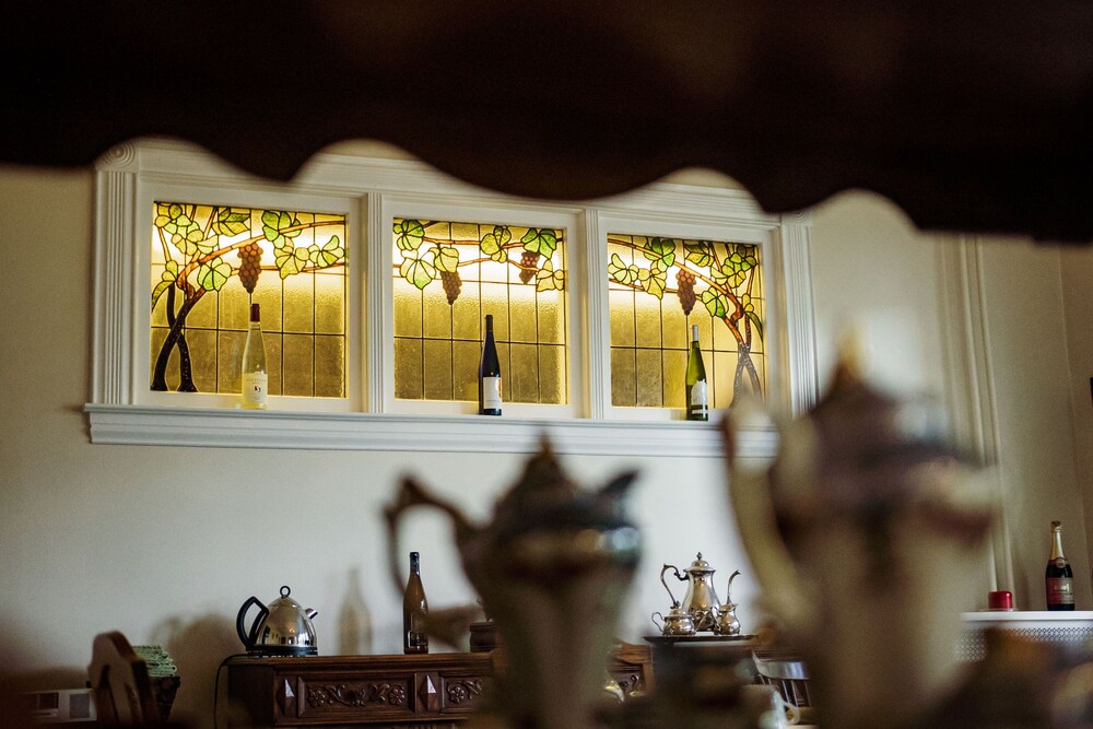 Hudson Manor Bed and Breakfast