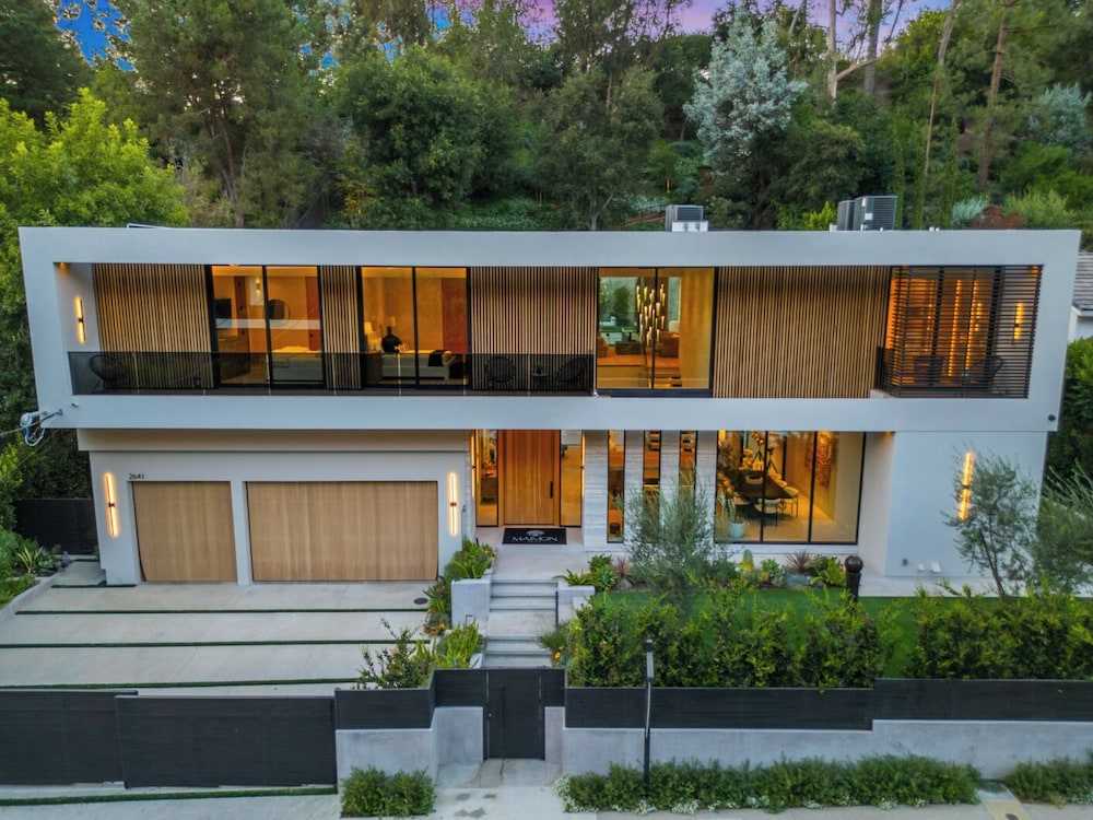 Hutton Modern