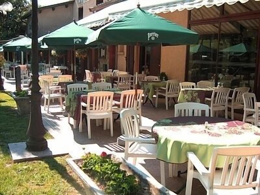 Hotel La Bombardiere - Property Image 4