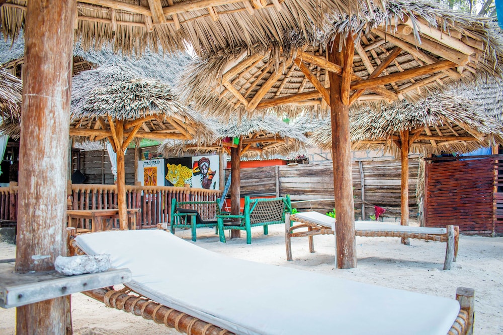 Pazuri Kendwa Beach Hotel