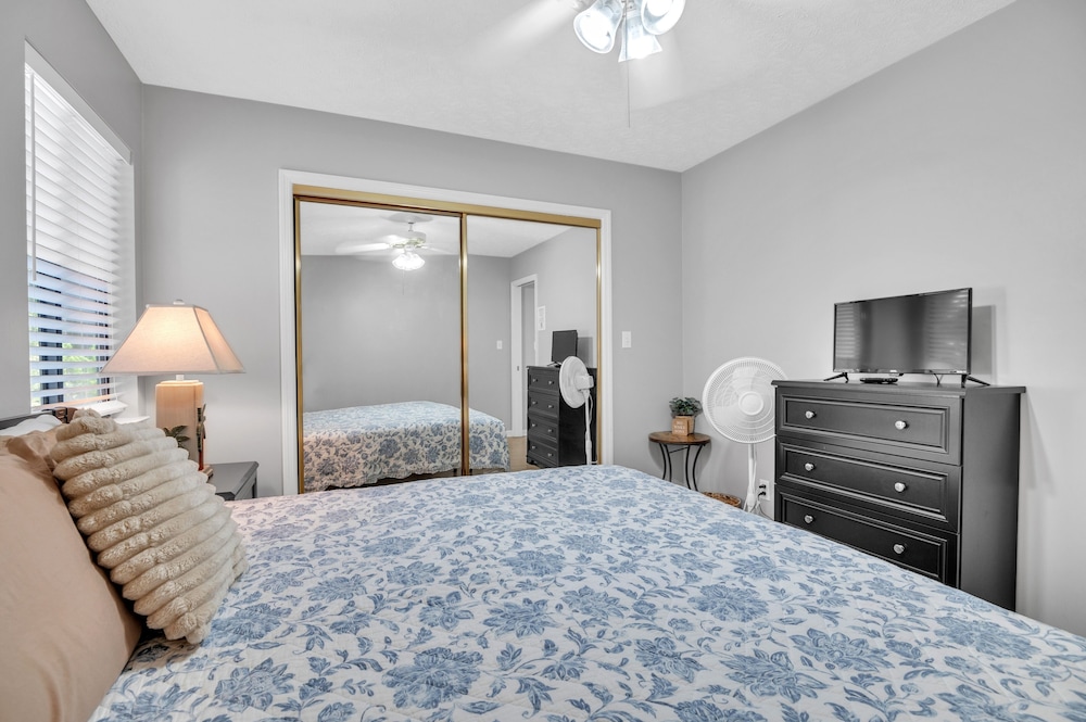Spacious Home With Beach Access 3 Bedroom Home