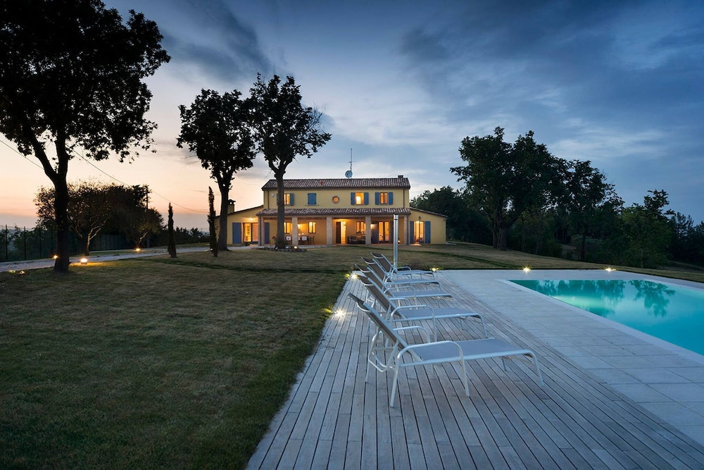 Villa Elettra 12 2 by Marche Holiday Villas