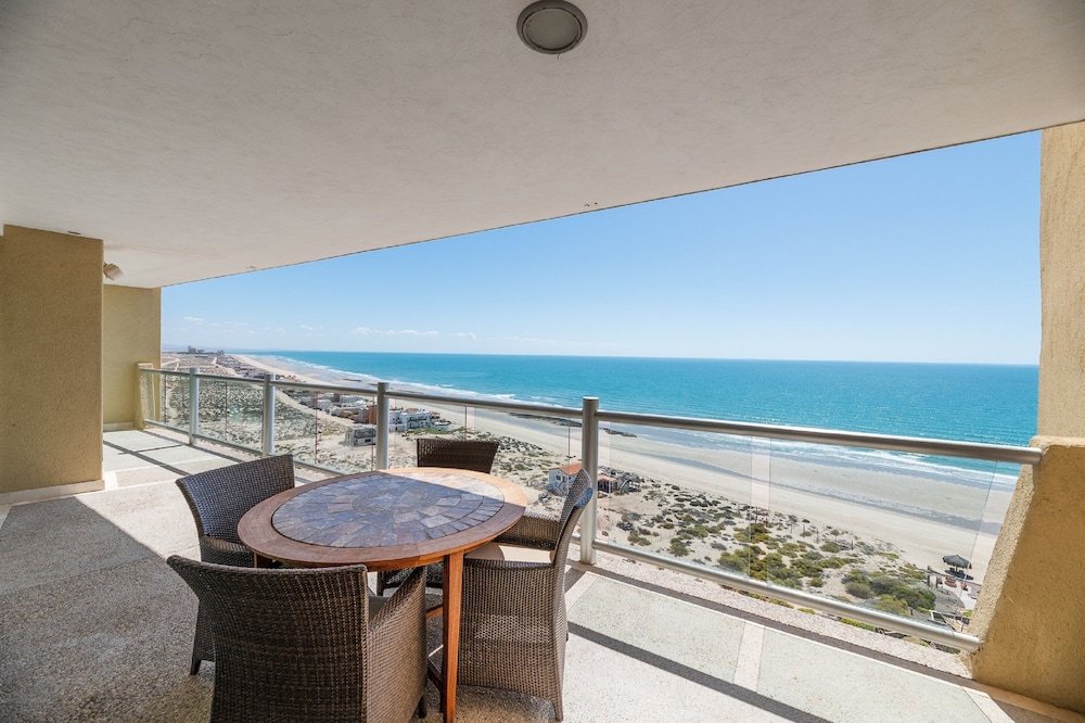 Encanto Living 1101 -2BR by Kivoya