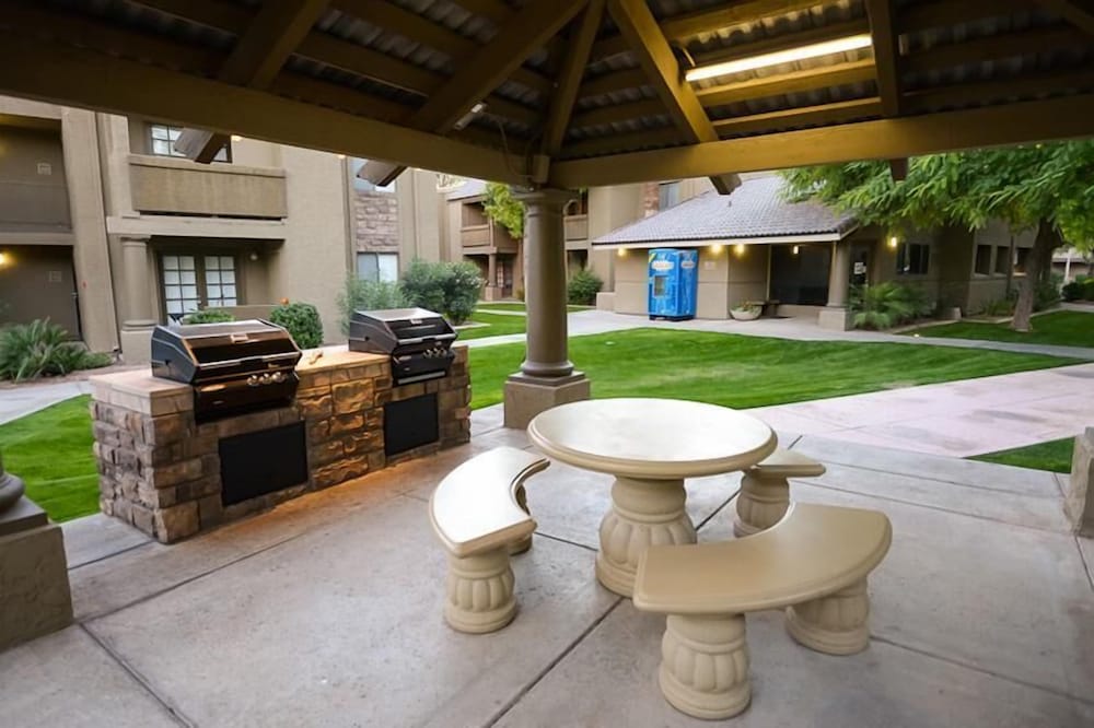 Traditional Touch By Signature Vacation Rentals