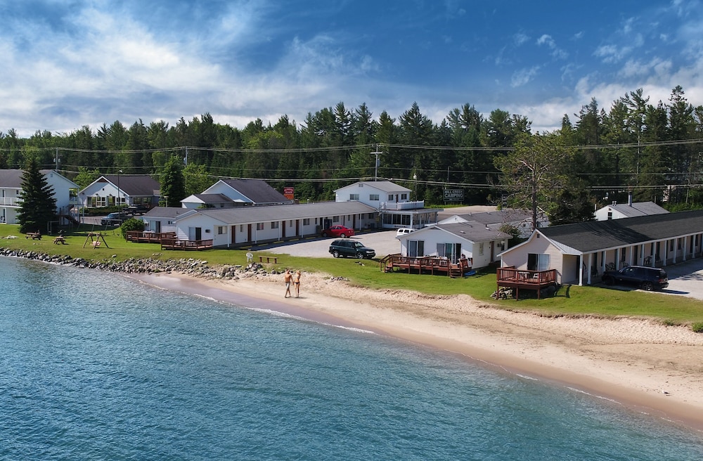 Hotel Bell's Melody Motel - Image 1