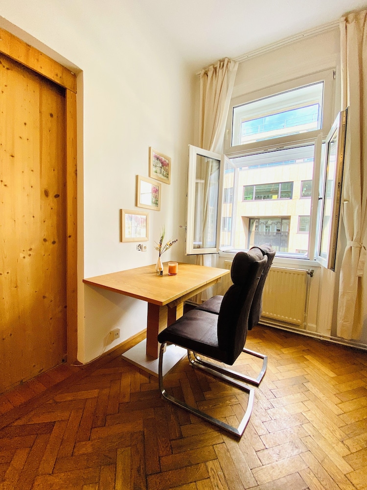 Cozy 2BR Apartment Near Westbahnhof