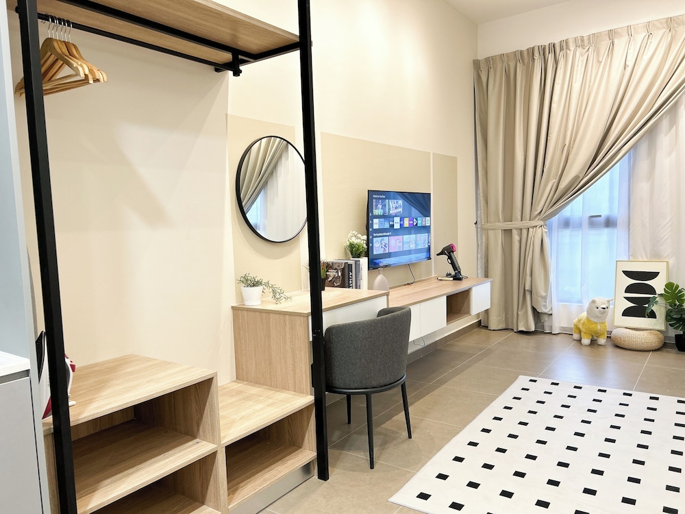 Mossaz by Manhattan Group