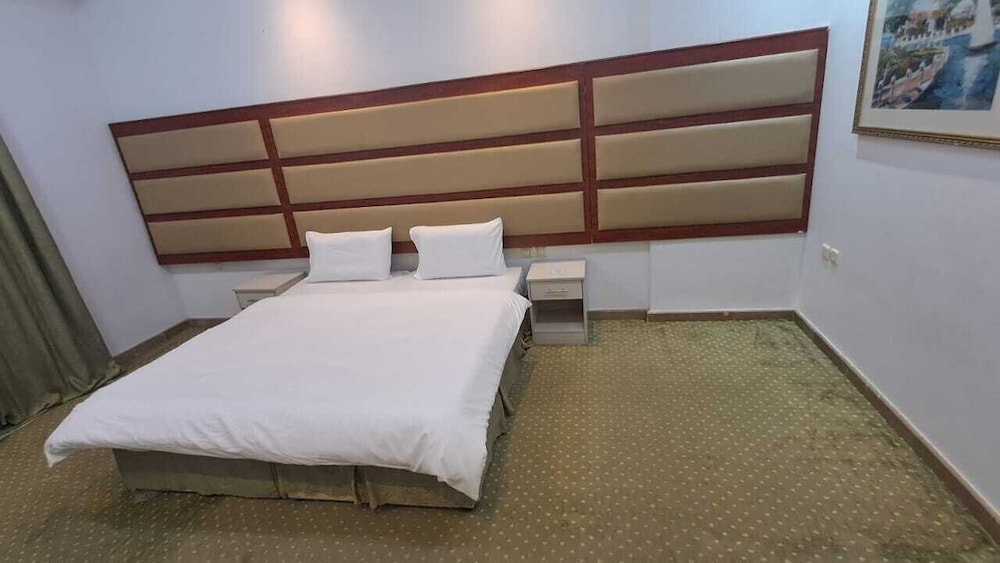Hotel Rsael Almotaheda view 3