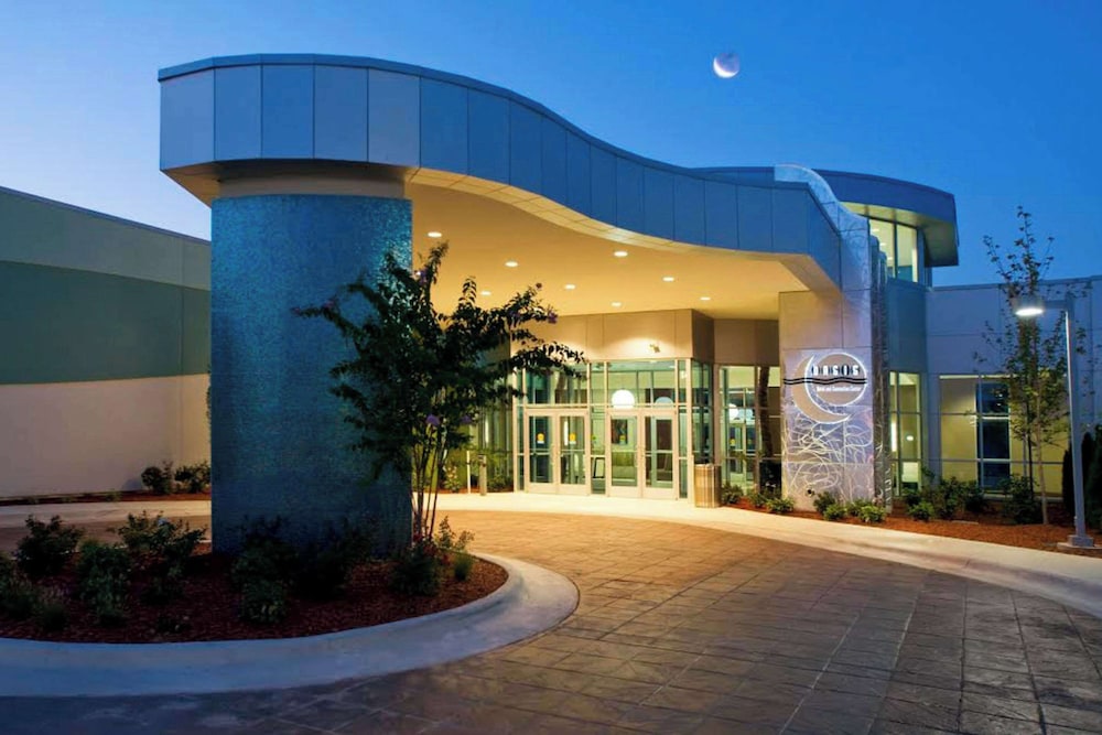 Hotel Oasis Hotel & Conv Center, Ascend Hotel Collection - Image 1