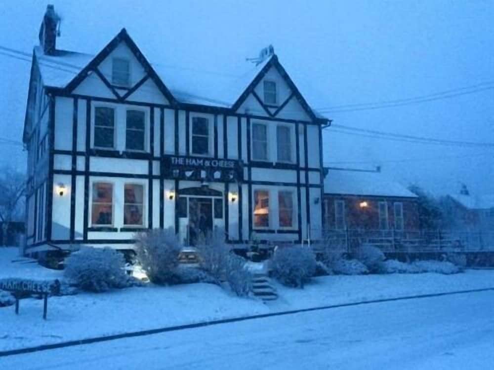 Malton Vacations - Ham And Cheese - Property Image 6