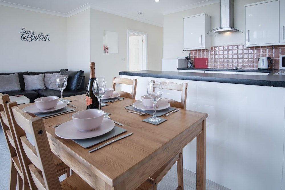 Sunbeam - 2 Bedroom Apartment - Pendine