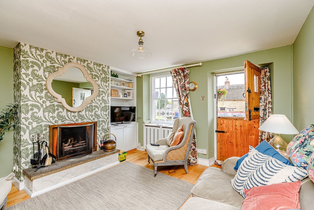 3 Canalside Cottages