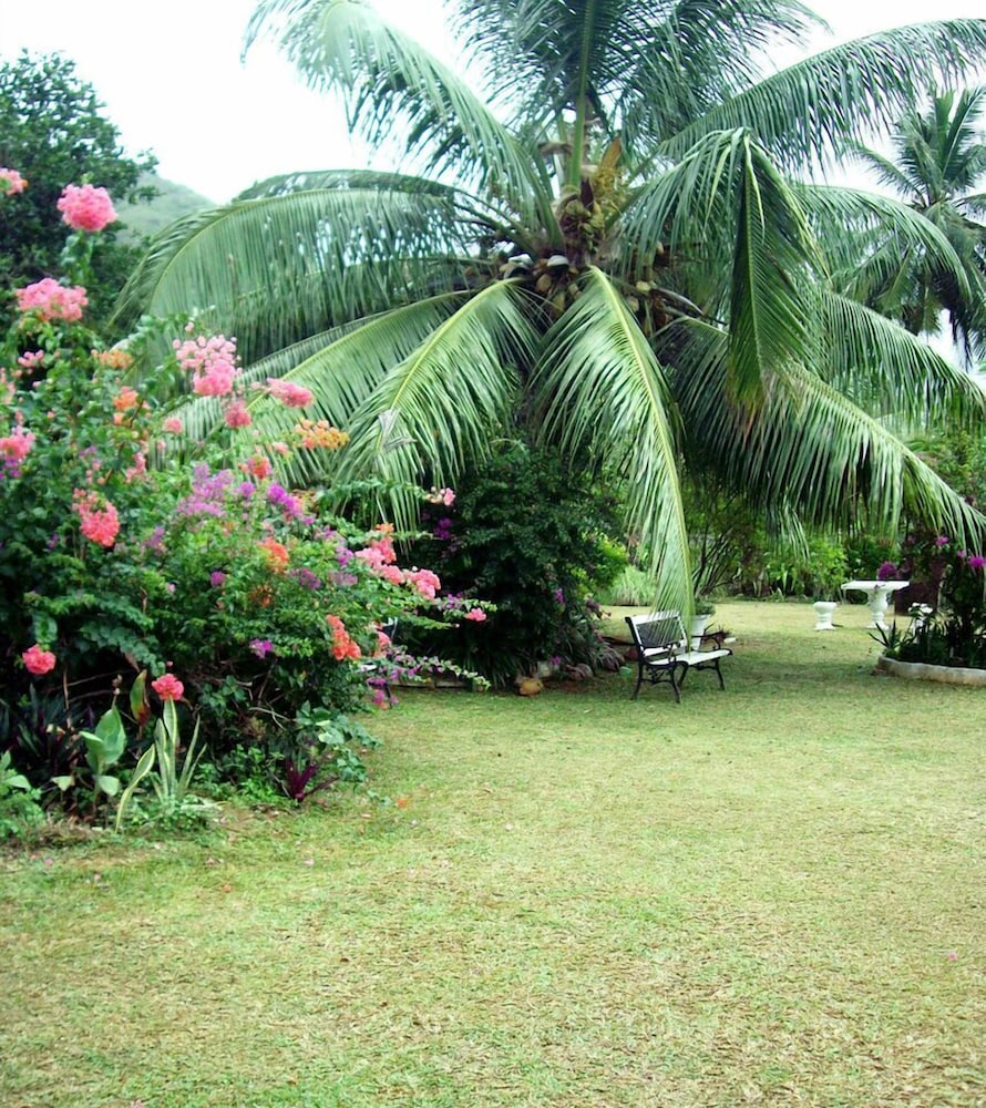 Castaway Lodge