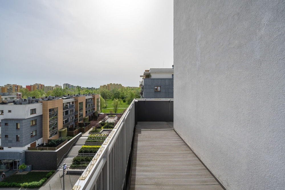 Bright Apartment With Balcony by Renters