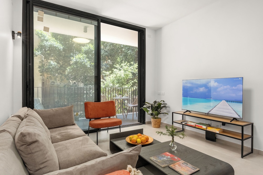 Old North Stylish Stay by Sea N' Rent
