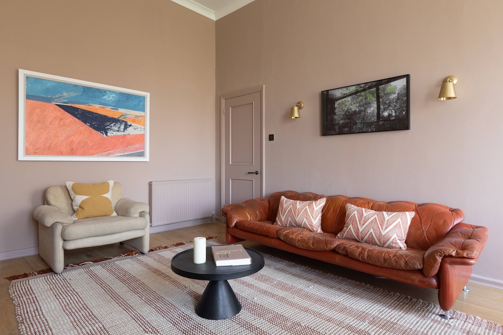 Ladbroke Grove XV by Onefinestay