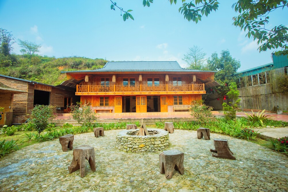 SaPa Village Retreat - Dine & Coffee