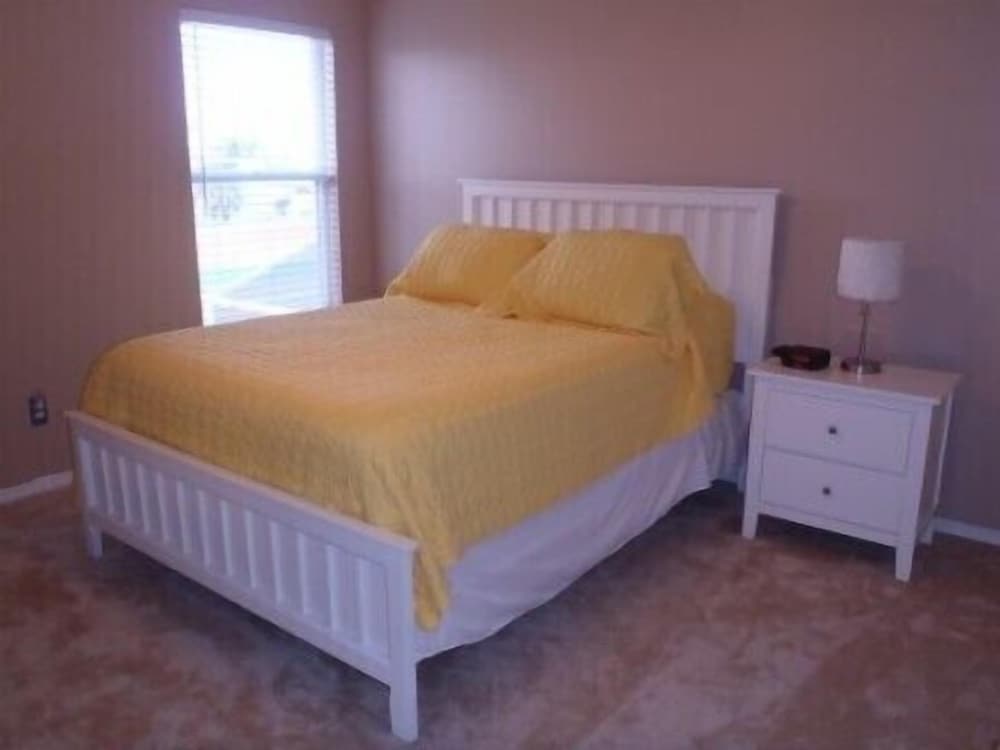 R1 Esprit 4 bed / 3 Bath view 3