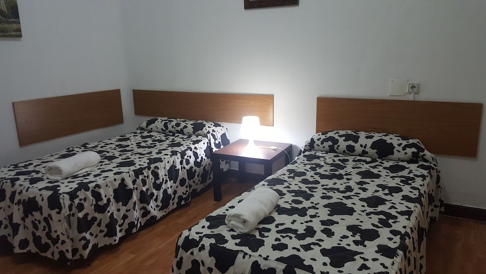 Hostal Helena 2 - Image 4
