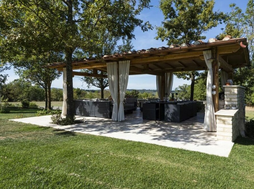 Villa Benedetto Comfortable Holiday Residence view 2