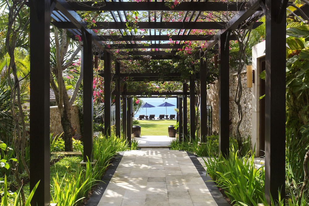 The Ungasan Clifftop Resort 14
