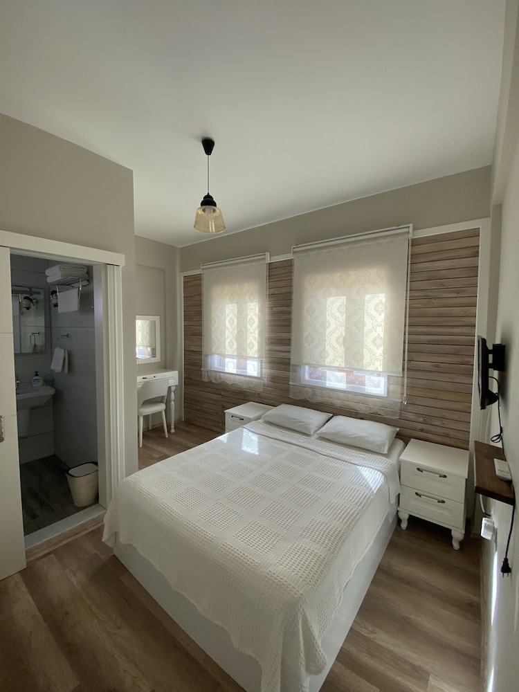 Karina Vineyard Evi - Image 54