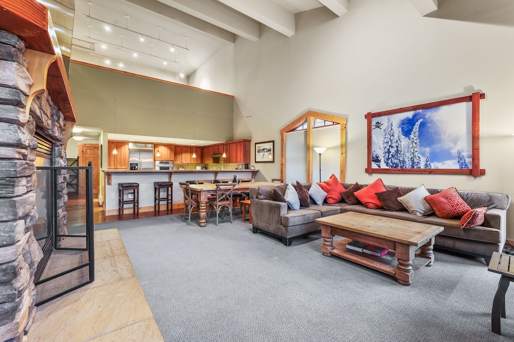 Grandeur at Elevation 3 Bedroom Loft 3 Condo