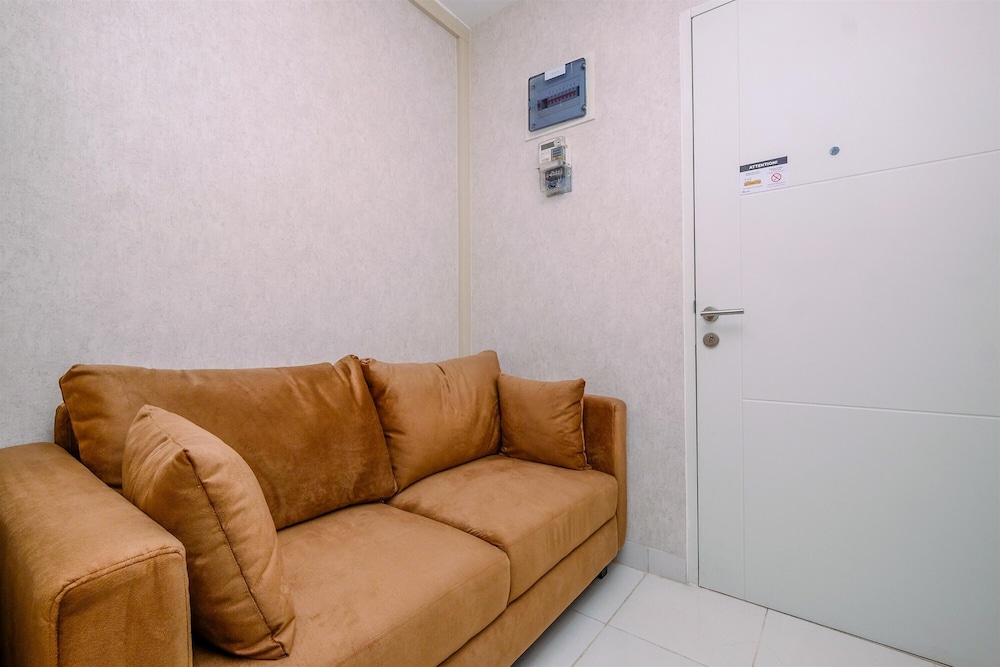 Cozy 1BR at Sentul Tower Apartment