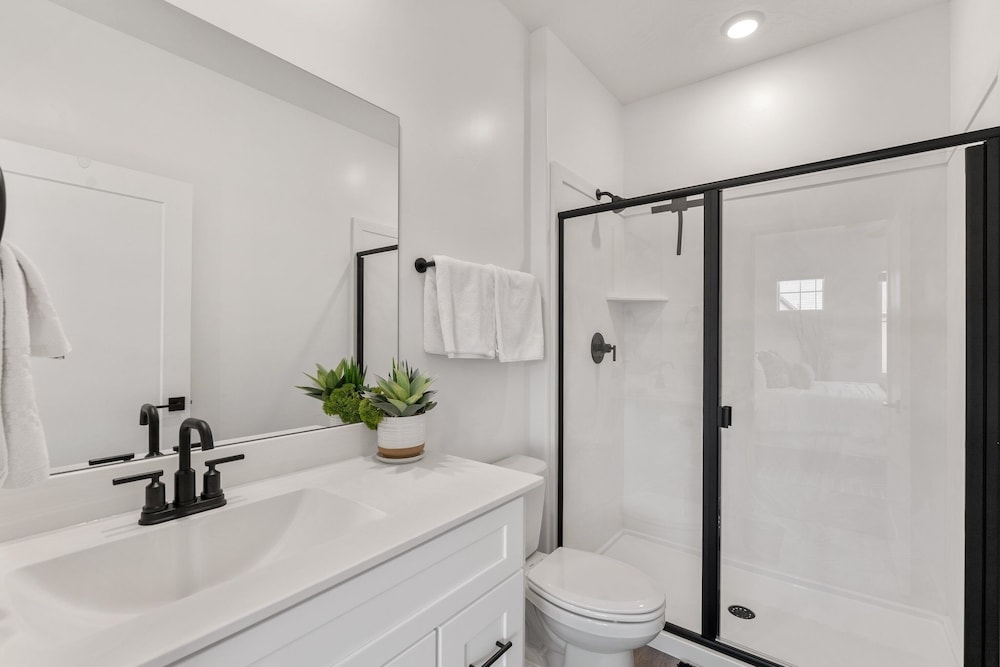 Popular Poolside Retreat 4 Bedroom Townhouse