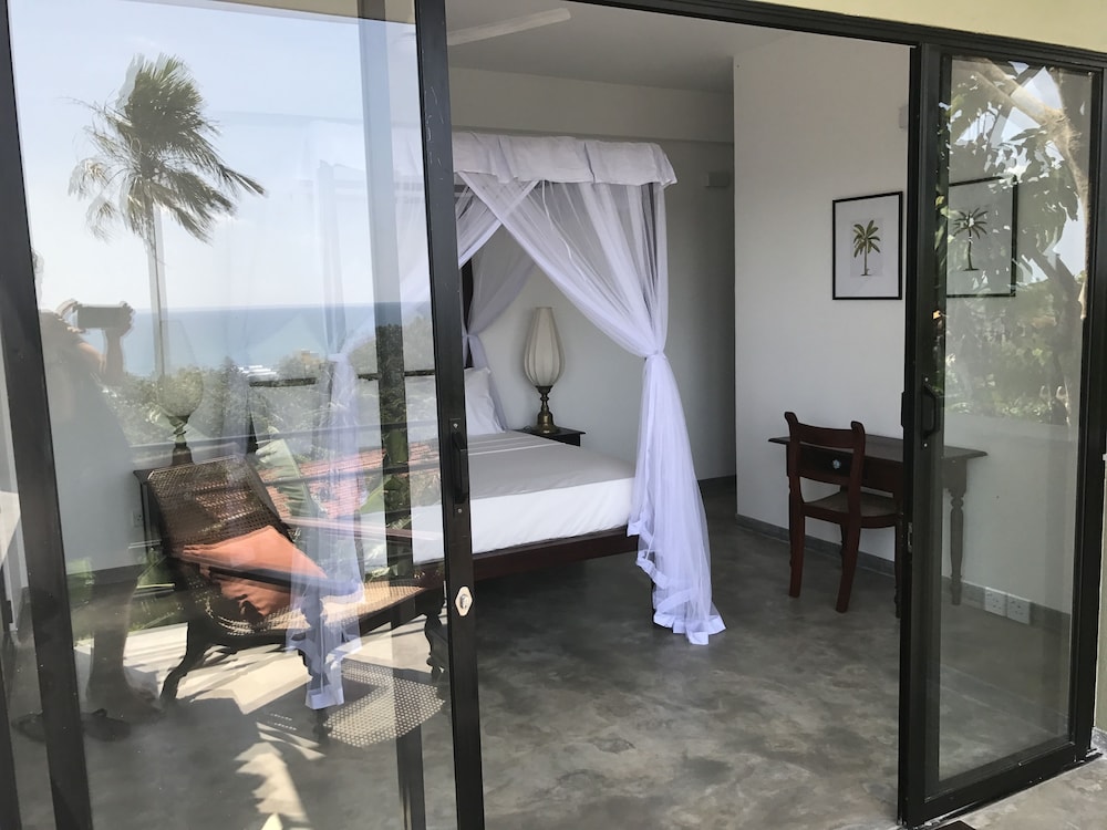 Lara's Place Unawatuna