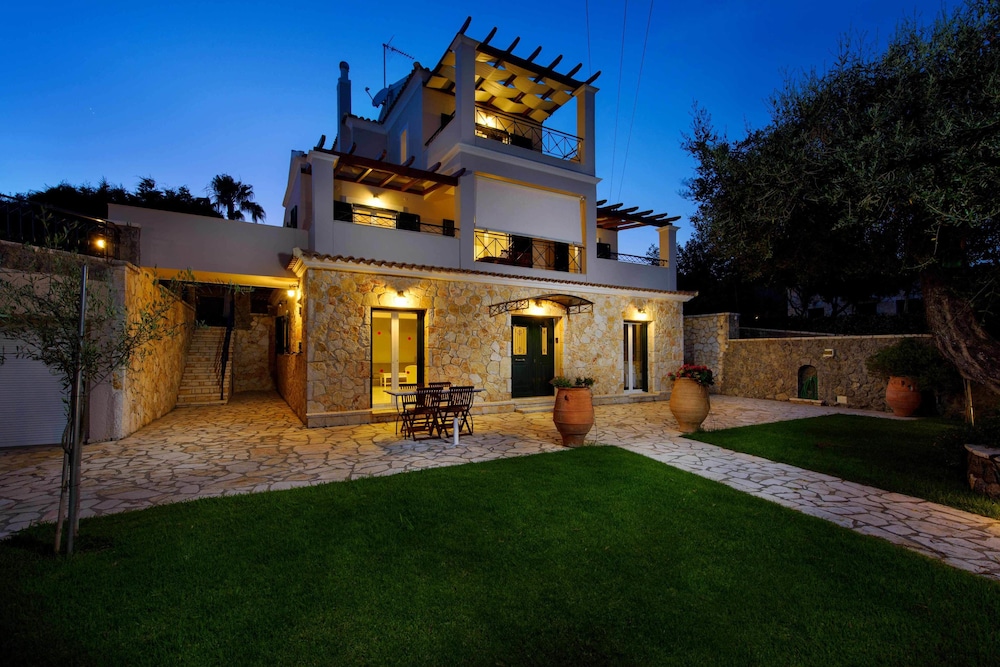Il Tesori Dassia Villas