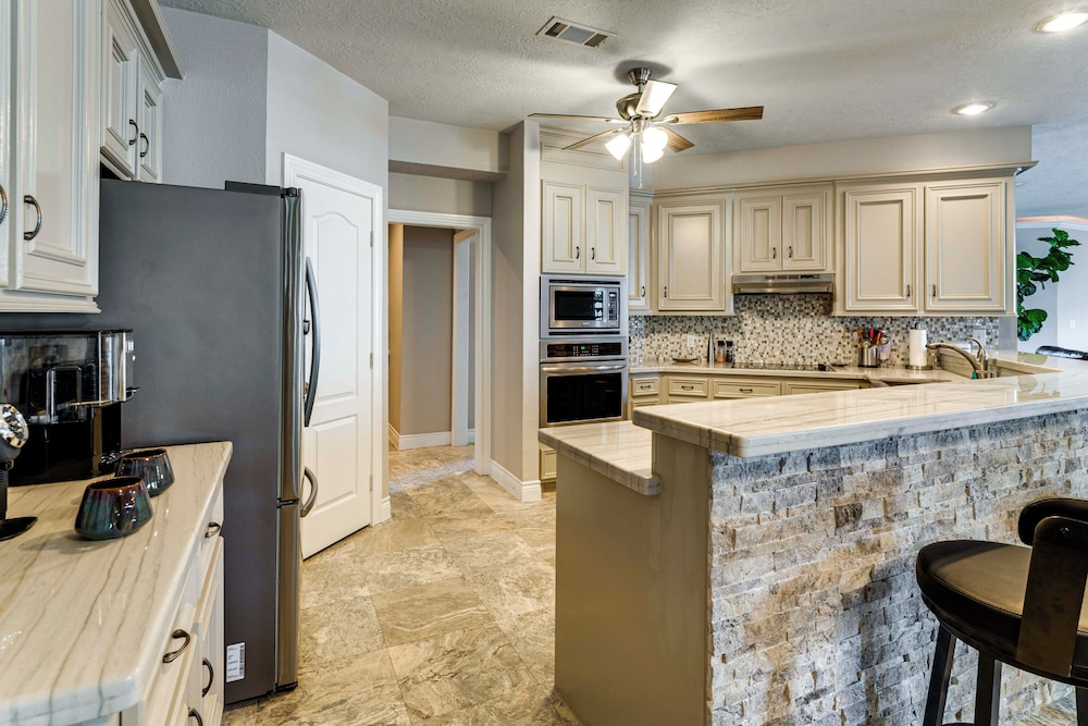 Waterfront Lake Conroe Home w/ Pool Access!