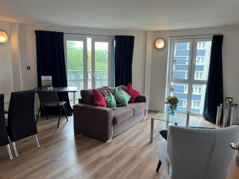 Premium 2Pax Apartment with Kitchen