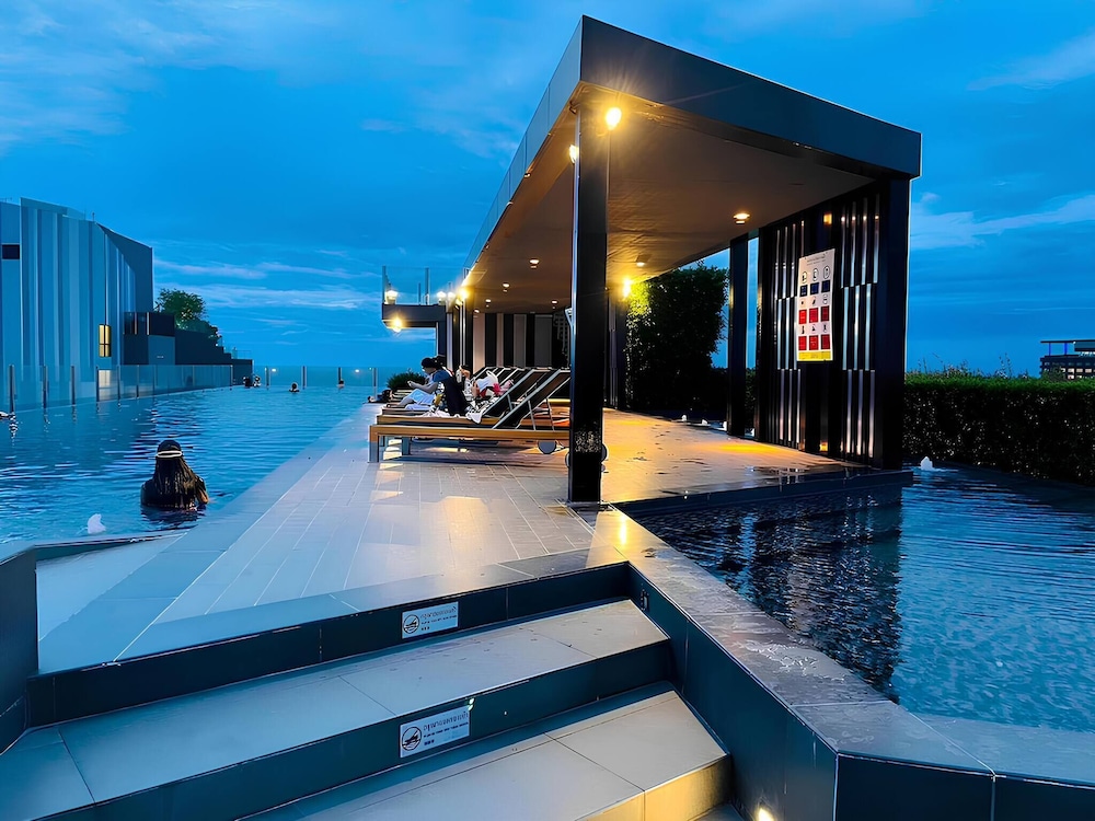 Best Pool With 360 View of Pattaya & Best Location
